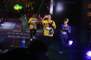 BIB: 4472, 3491, 191
                            <button type="button" onclick="openModal(26275125)" class="btn btn-primary btn-sm float-right btn-popup" data-toggle="modal" data-target=".modal-high-quality">
                        <i class="fas fa-shopping-cart"></i> Add to Cart
                    </button>
                                            <button type="button" onclick="isThisMe(26275125, true)" class="btn btn-success btn-sm float-right btn-popup btn-isme hidden" data-toggle="tooltip" data-placement="bottom" title="นี่คือรูปของคุณใช่ไหม คลิกที่นี่เพื่อเอาเข้าอัลบั้ม">
                        <i class="fas fa-plus"></i> Add to album
                    </button>
                    <button type="button" onclick="isThisMe(26275125, false)" class="btn btn-warning btn-sm float-right btn-popup btn-isnotme hidden">
                        <i class="fas fa-ban"></i> Remove from album
                    </button>